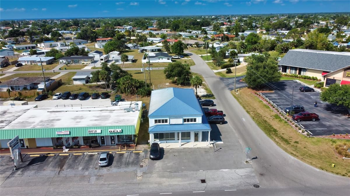 3221 TAMIAMI TRL — photo 41 of 45