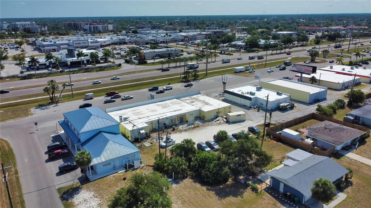 3221 TAMIAMI TRL — photo 43 of 45