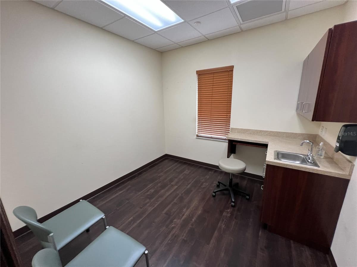 533 MEDICAL OAKS AVENUE — photo 27 of 40