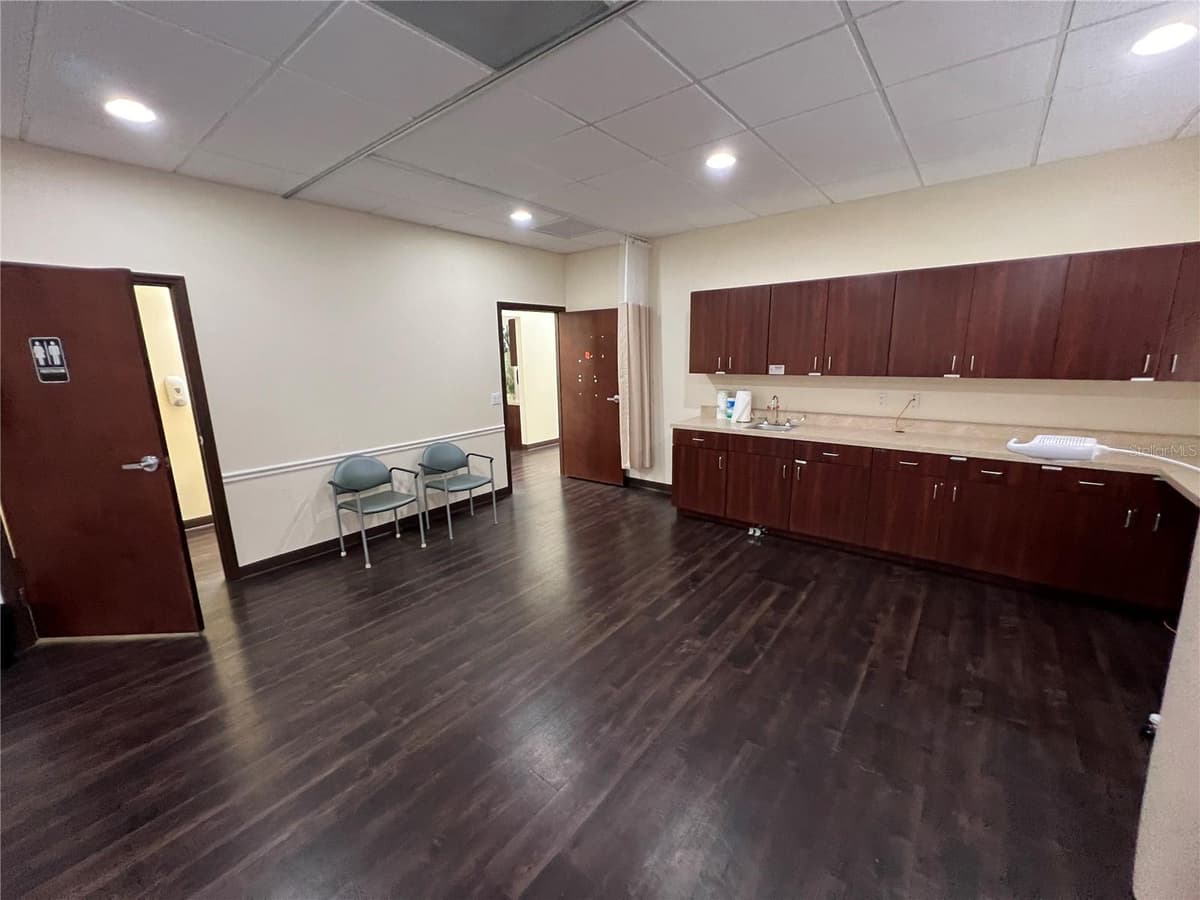 533 MEDICAL OAKS AVENUE — photo 19 of 40