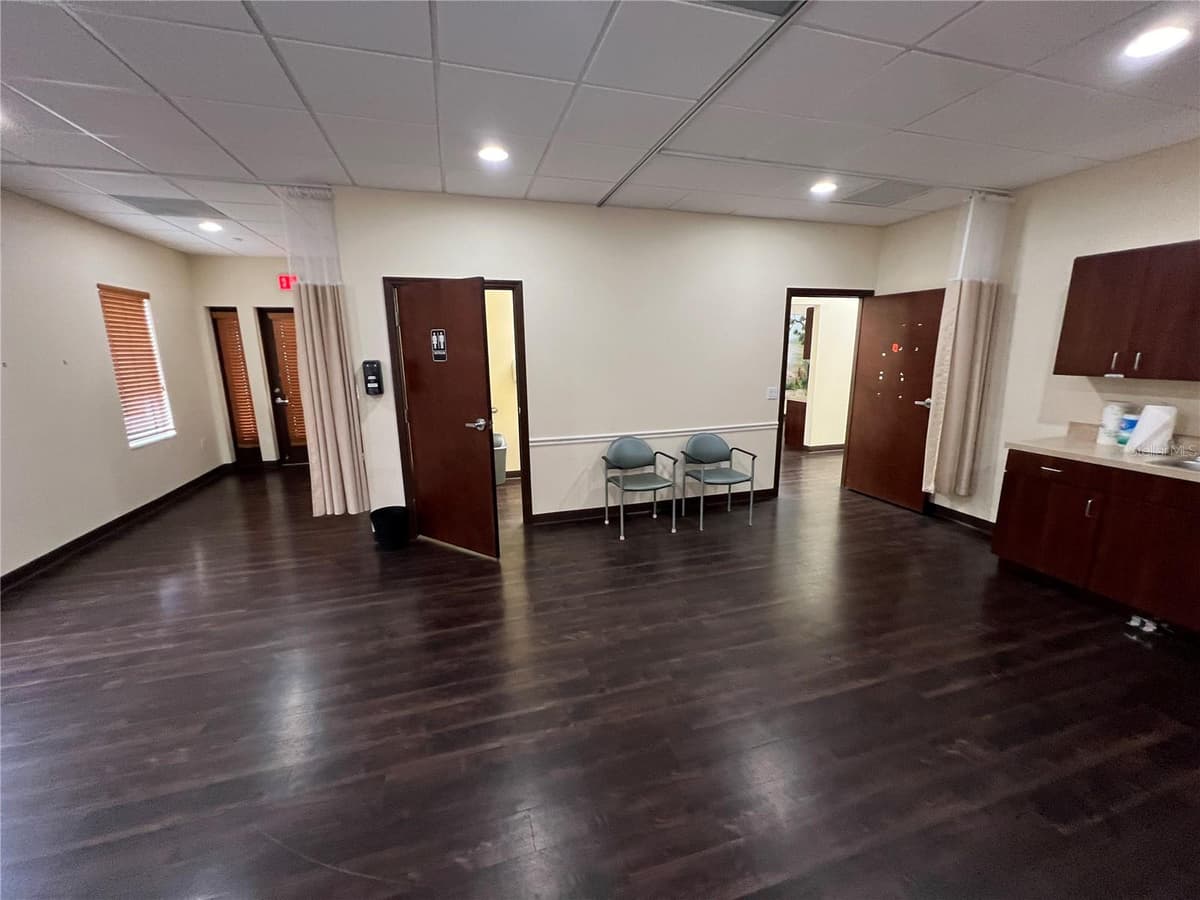 533 MEDICAL OAKS AVENUE — photo 18 of 40