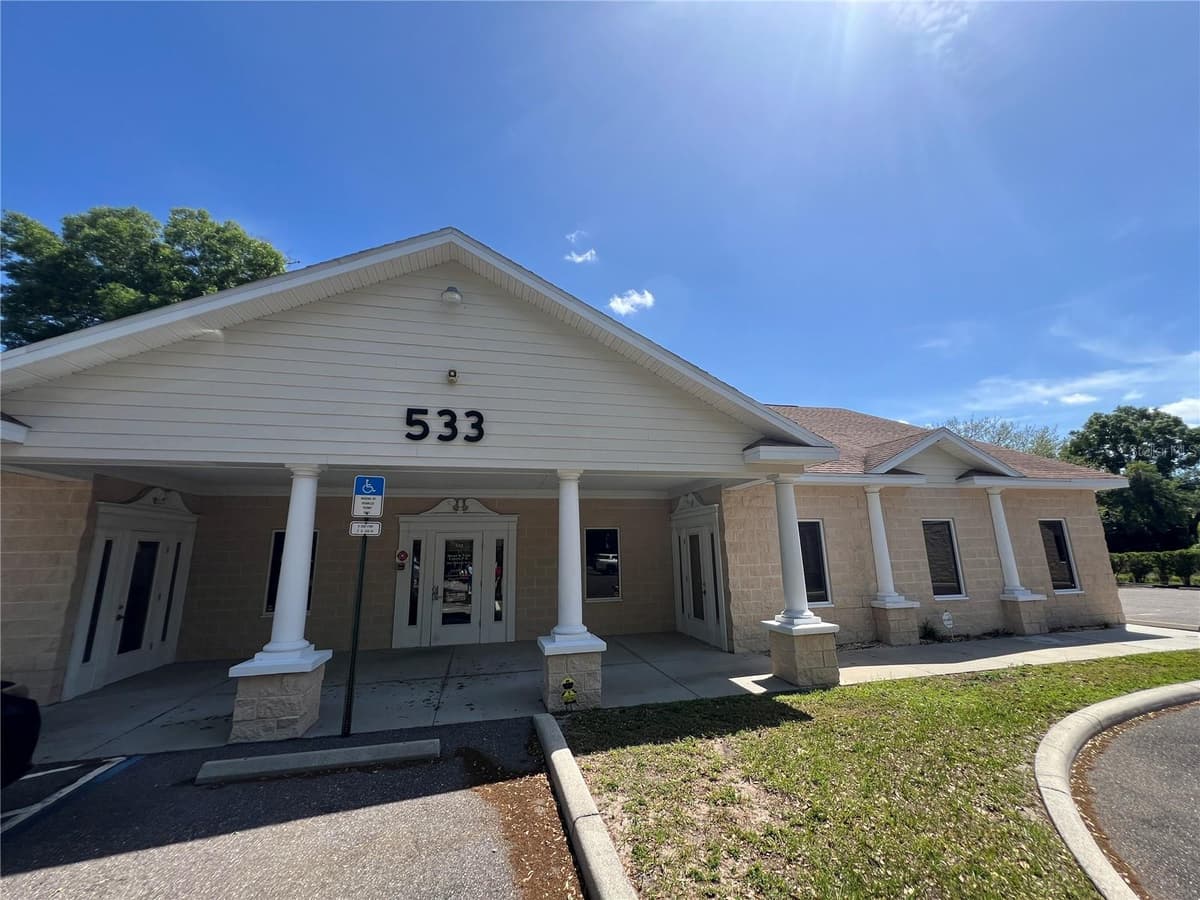 533 MEDICAL OAKS AVENUE — photo 4 of 40