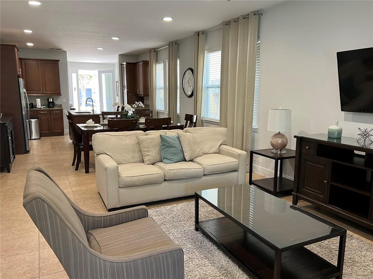 370 LASSO DRIVE — photo 4 of 93