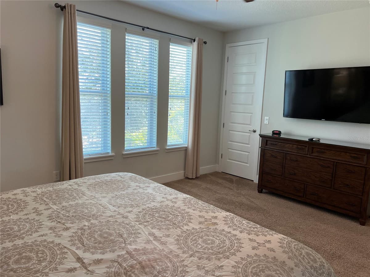 370 LASSO DRIVE — photo 47 of 93