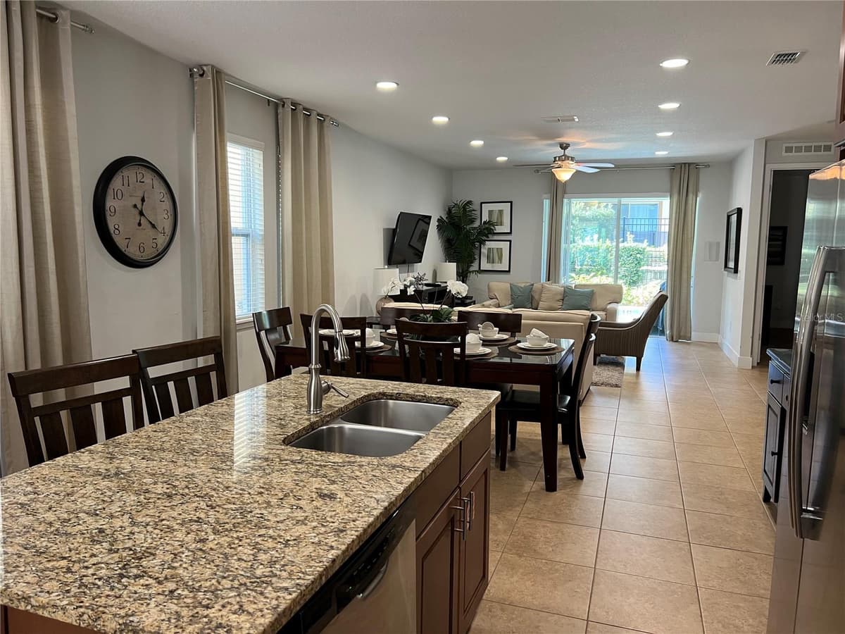 370 LASSO DRIVE — photo 11 of 93