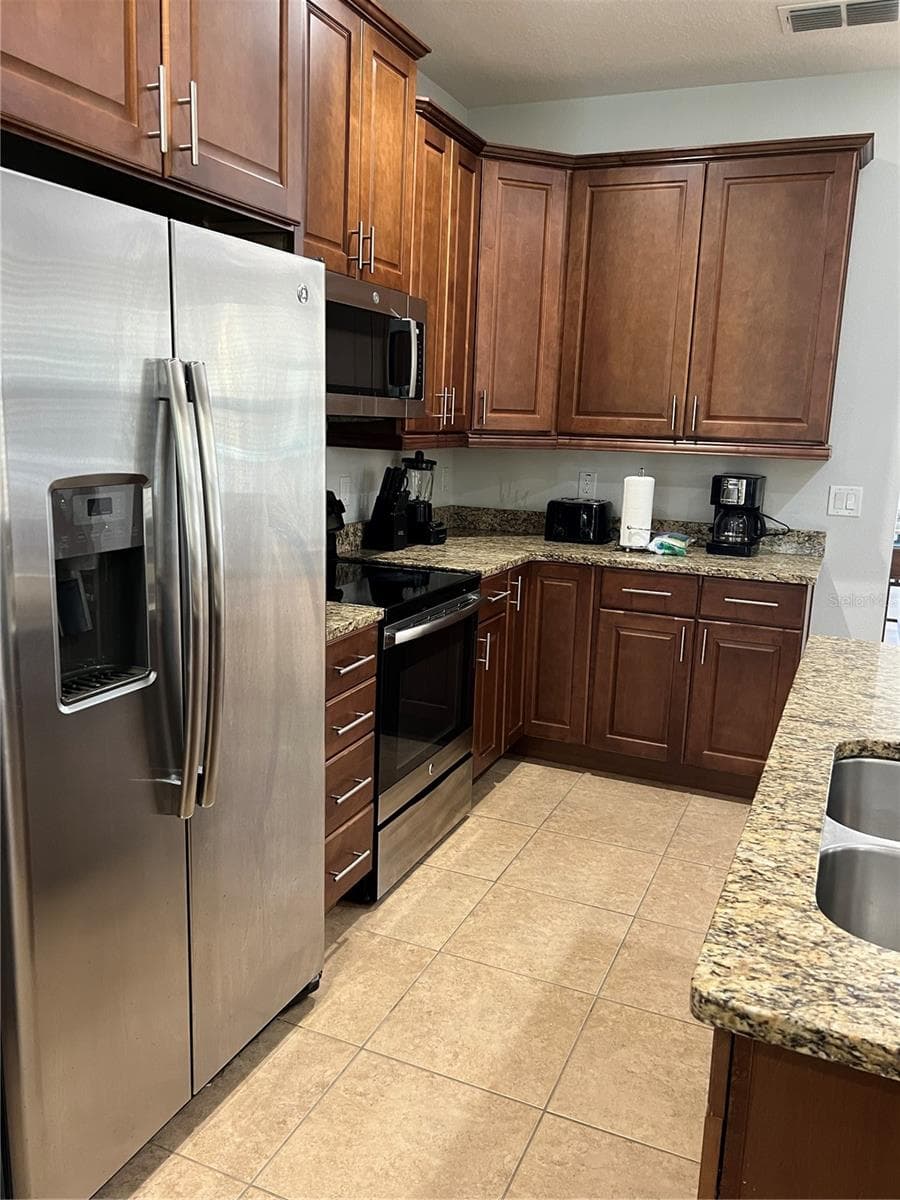 370 LASSO DRIVE — photo 17 of 93