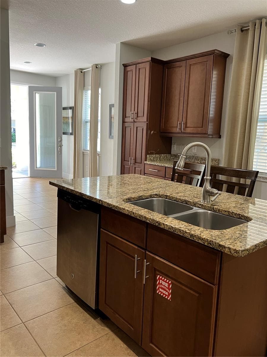 370 LASSO DRIVE — photo 16 of 93