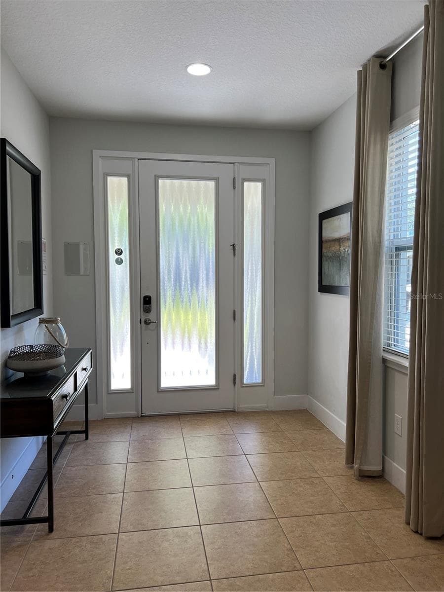 370 LASSO DRIVE — photo 6 of 93