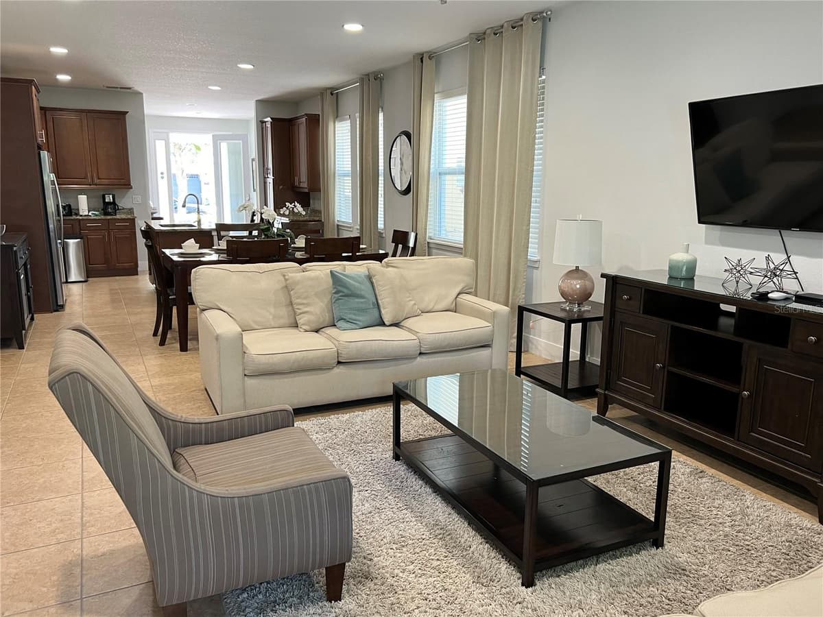 370 LASSO DRIVE — photo 5 of 93
