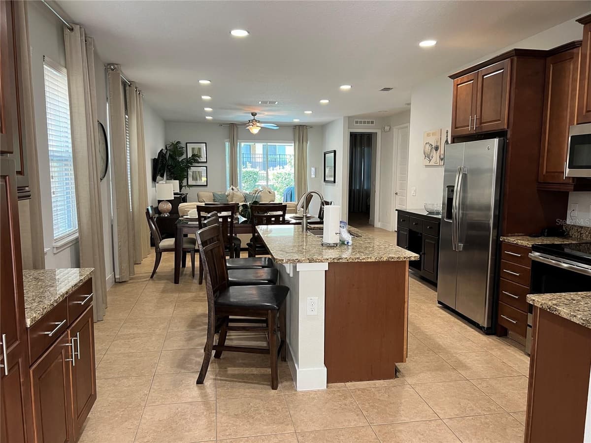 370 LASSO DRIVE — photo 12 of 93