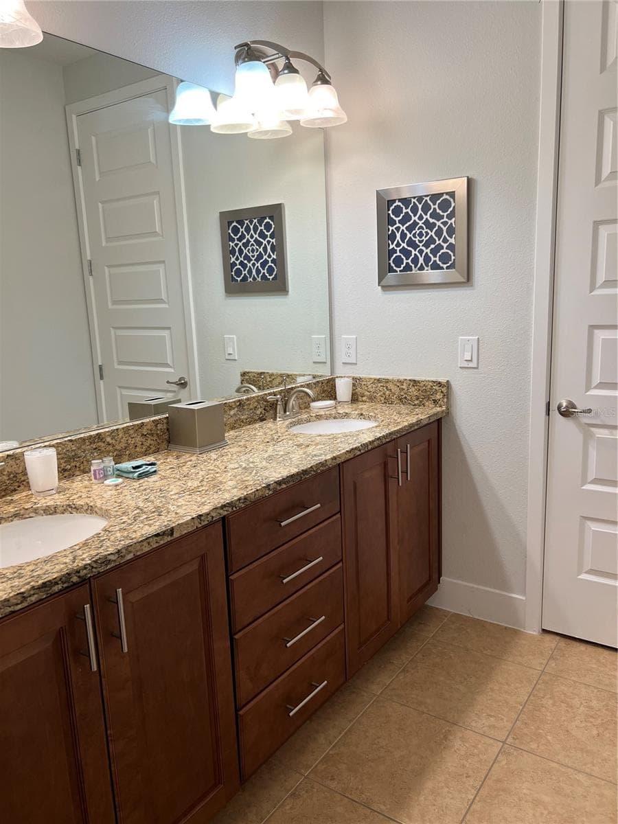 370 LASSO DRIVE — photo 40 of 93