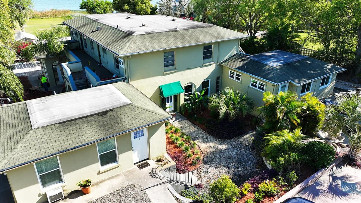 1854 HIGHLAND PARK DRIVE — photo 1 of 52
