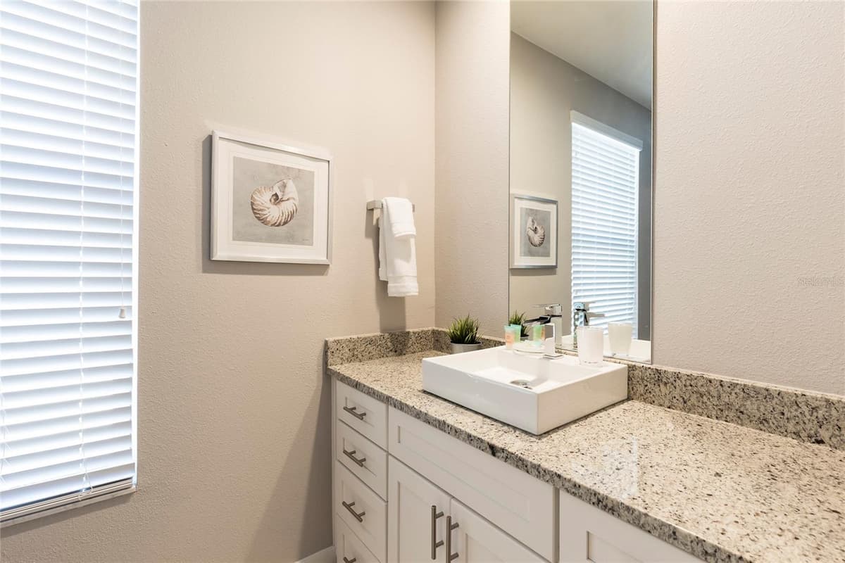 7546 SUNVILLE AVENUE — photo 12 of 19