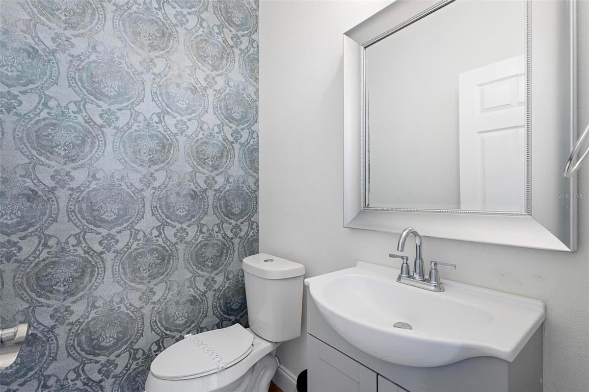 4539 PHILADELPHIA CIRCLE — photo 40 of 46