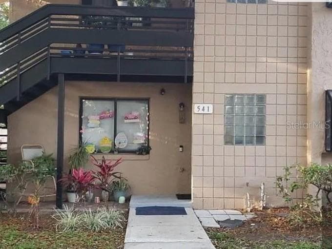 541 TRELLIS COURT — photo 2 of 13