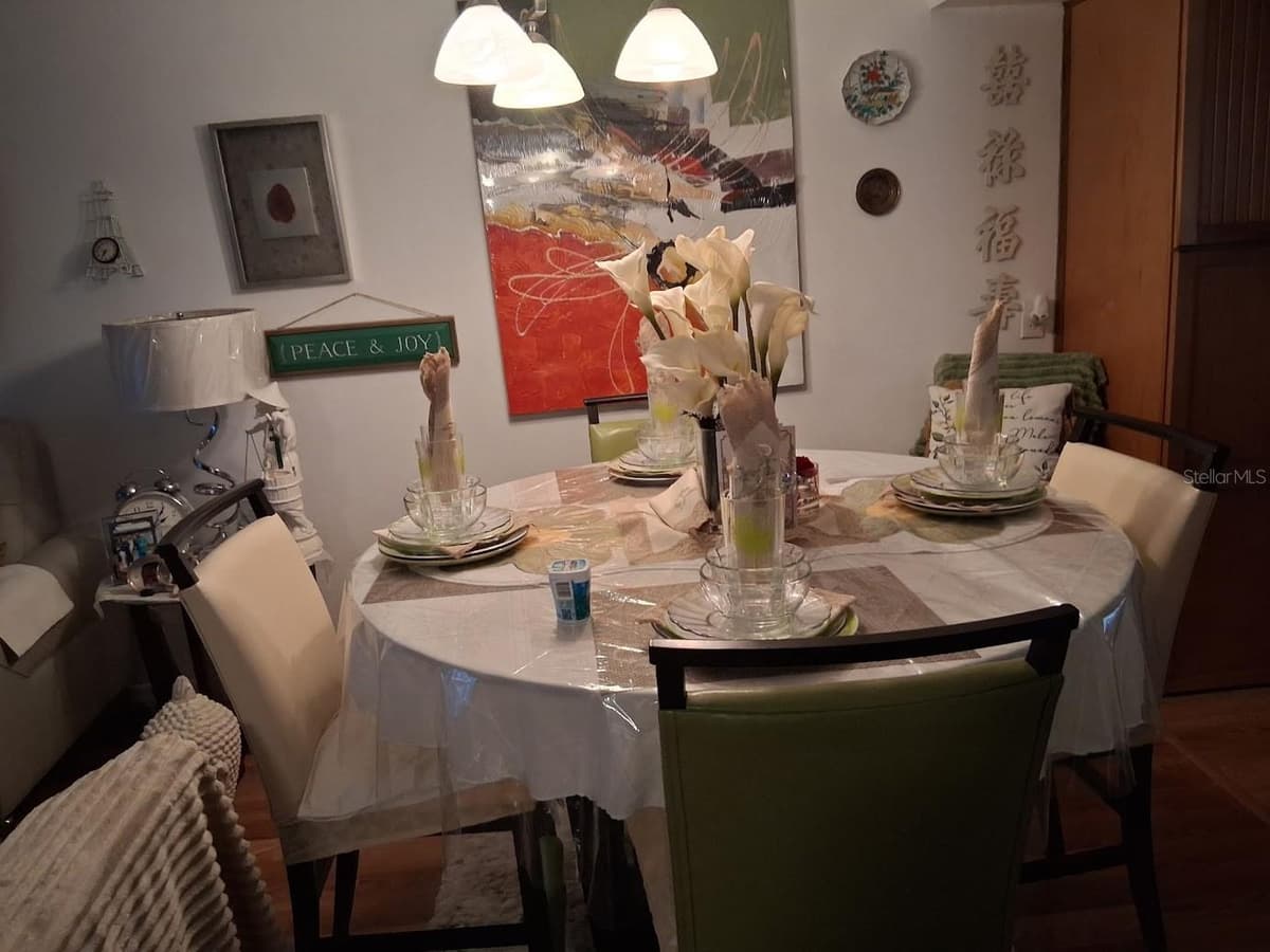 541 TRELLIS COURT — photo 4 of 13