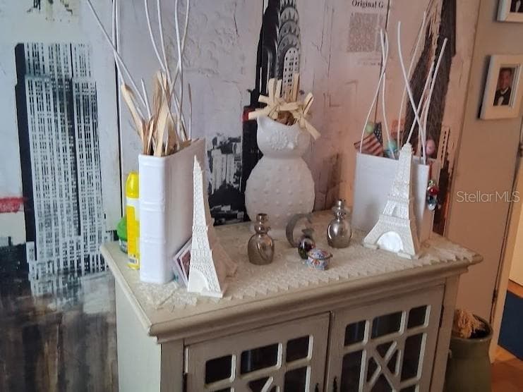 541 TRELLIS COURT — photo 8 of 13
