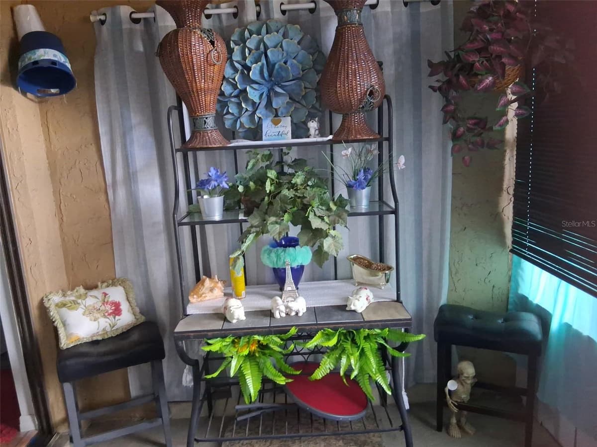 541 TRELLIS COURT — photo 12 of 13