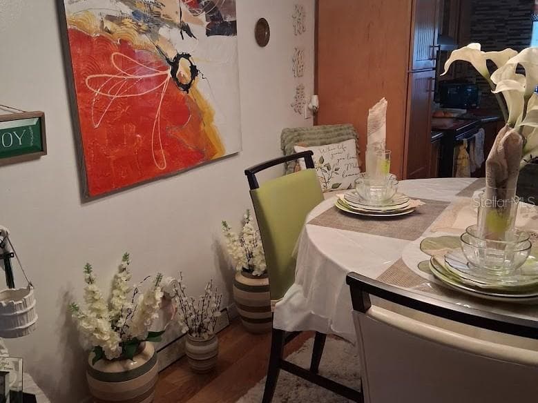 541 TRELLIS COURT — photo 5 of 13