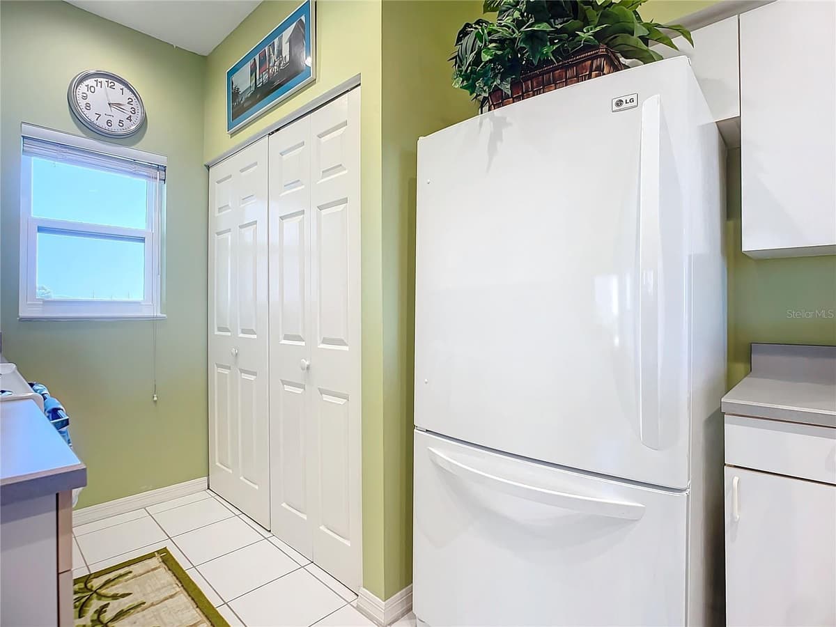 2700 PENINSULA AVENUE — photo 10 of 45