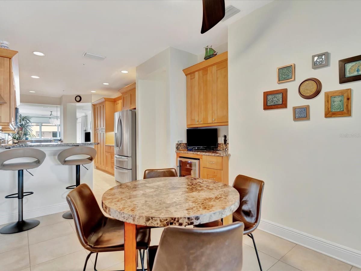 1022 BELLASOL WAY — photo 9 of 44