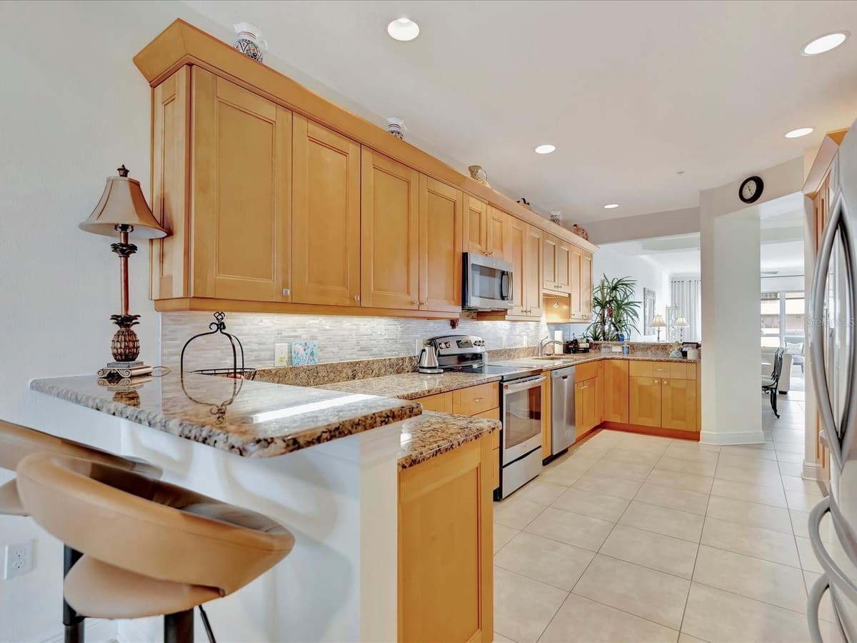1022 BELLASOL WAY — photo 13 of 44