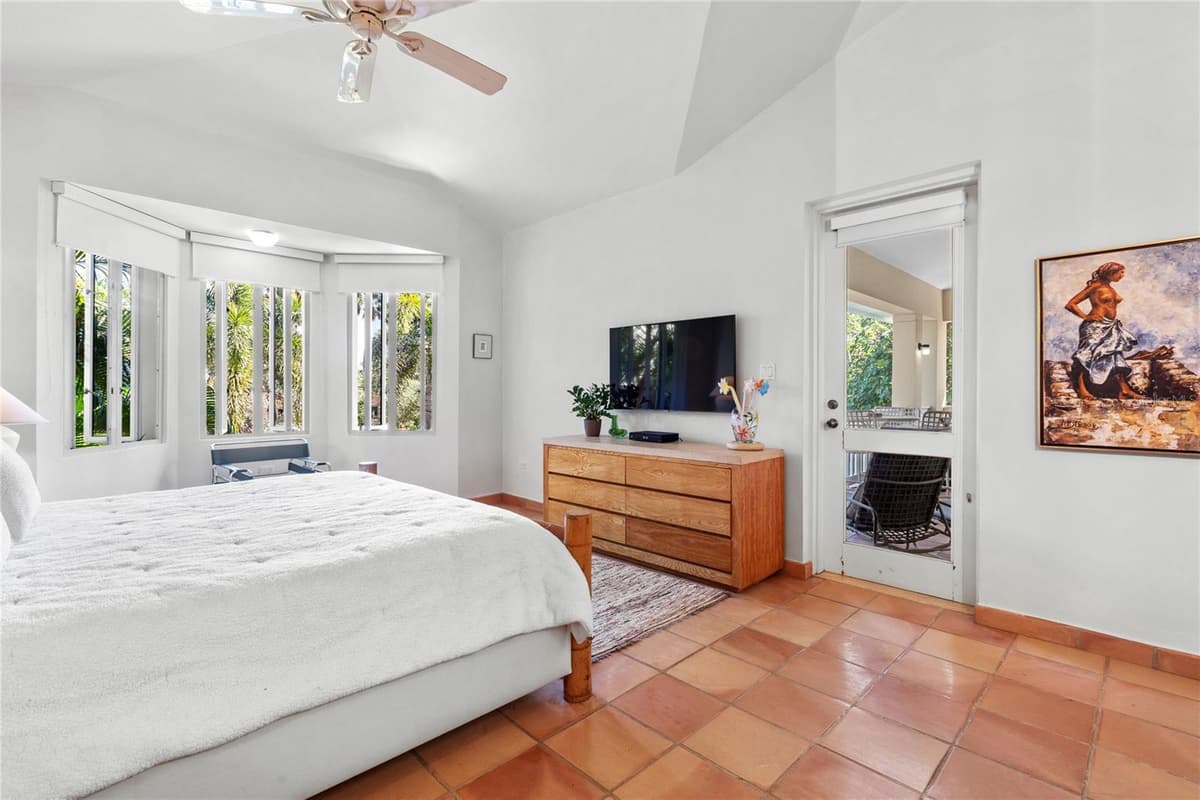 32 GREEN VILLAS DRIVE — photo 14 of 51