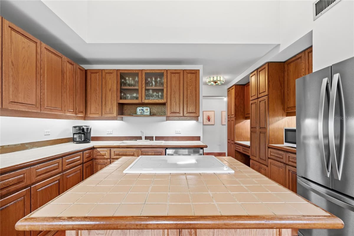 32 GREEN VILLAS DRIVE — photo 4 of 51