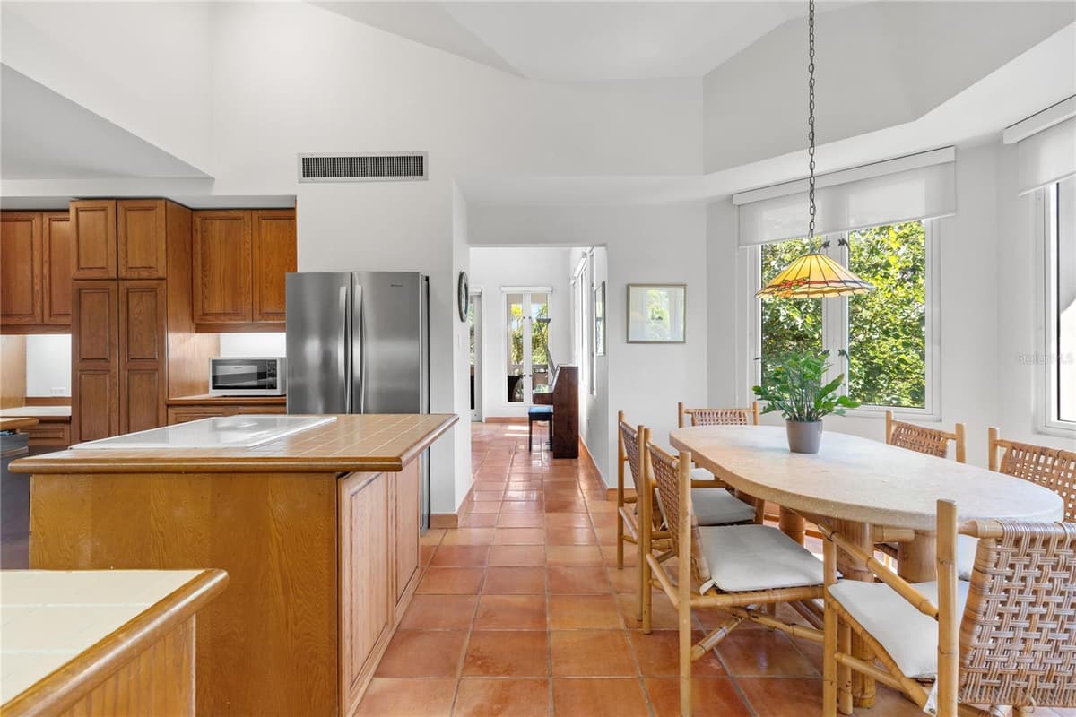 32 GREEN VILLAS DRIVE — photo 10 of 51