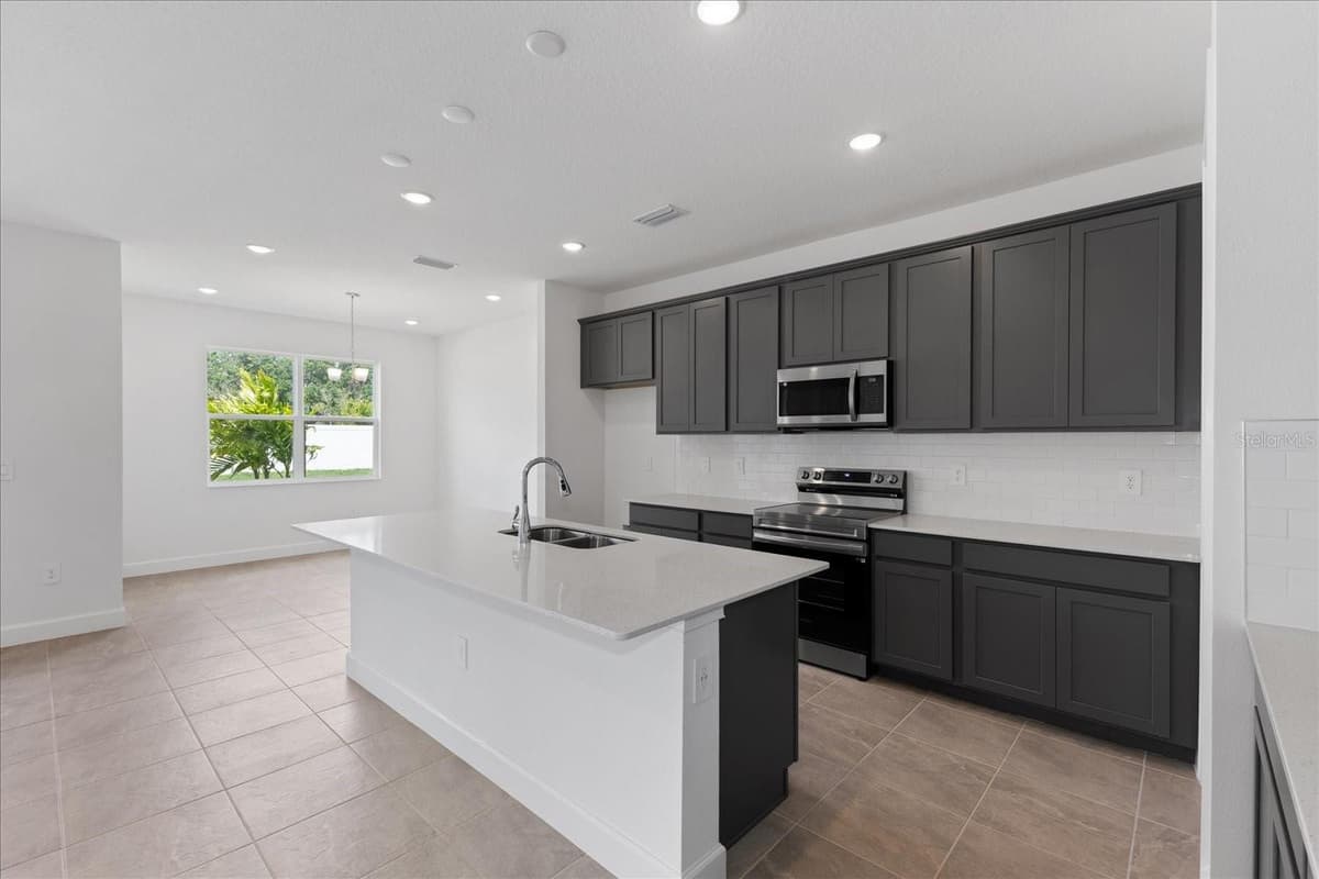 9593 VIBRANT LANE — photo 3 of 15