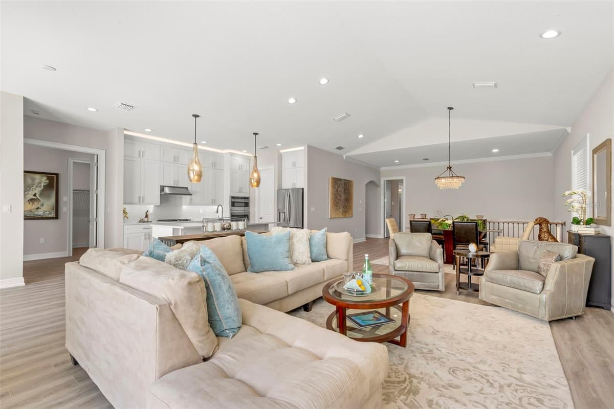 47A BAYVIEW COURT — photo 8 of 47
