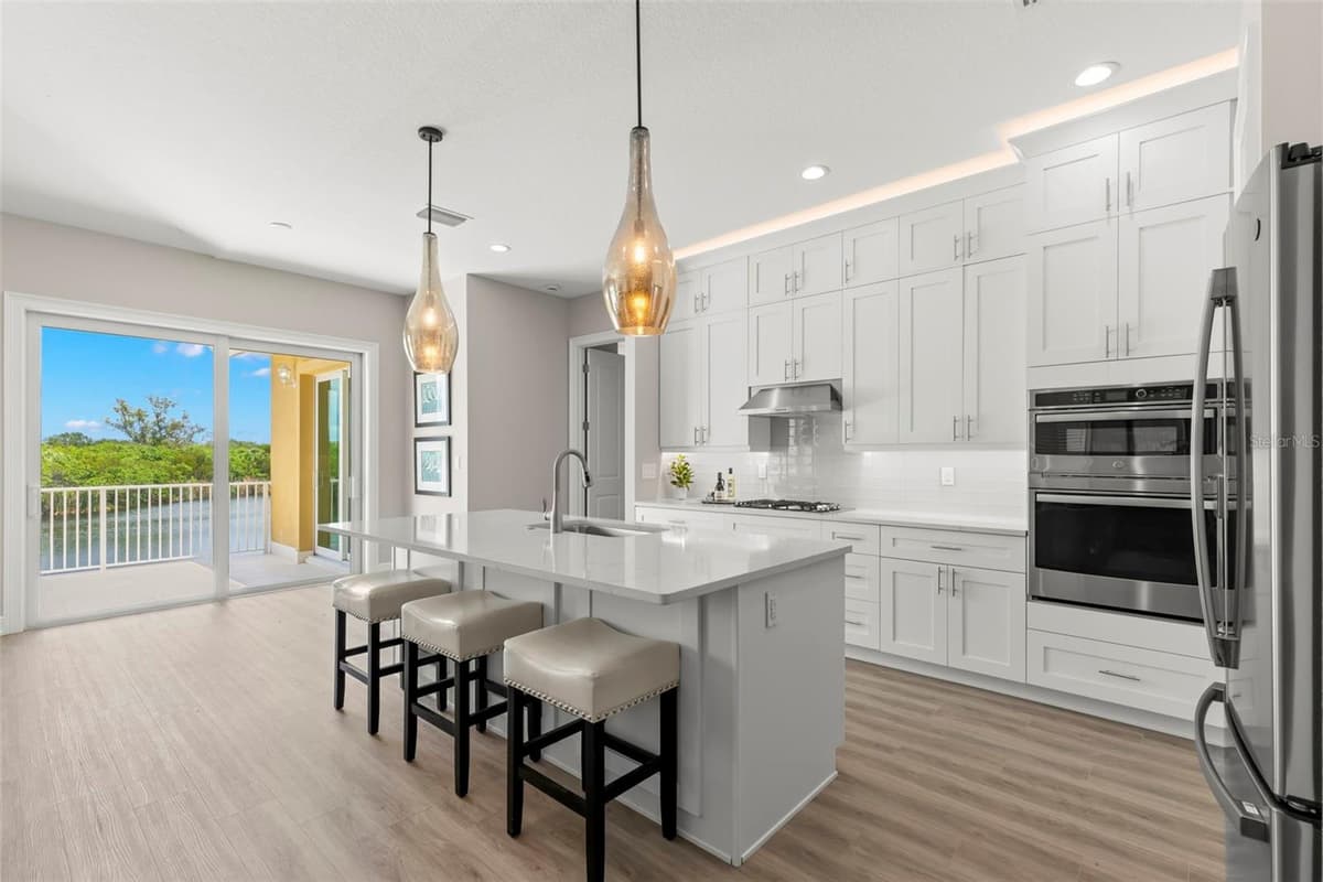 47A BAYVIEW COURT — photo 10 of 47