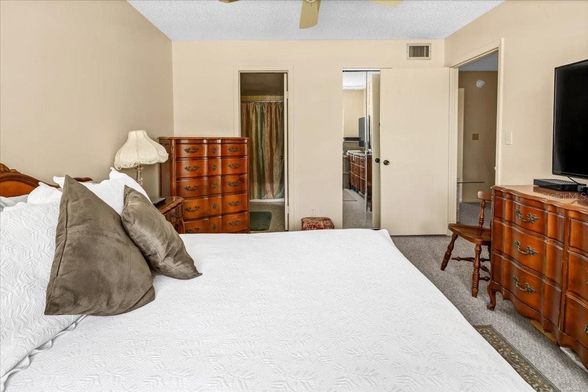 11485 OAKHURST ROAD — photo 15 of 28