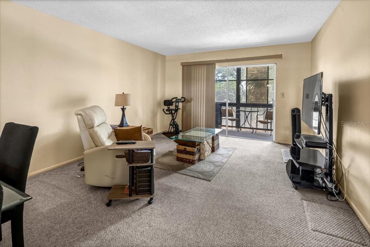11485 OAKHURST ROAD — photo 8 of 28