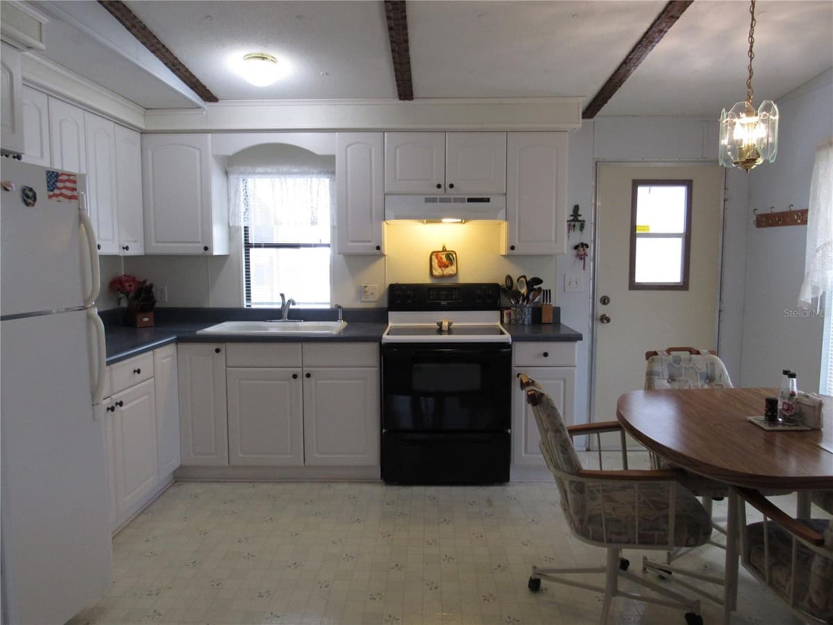 37241 CORA AVENUE — photo 11 of 27
