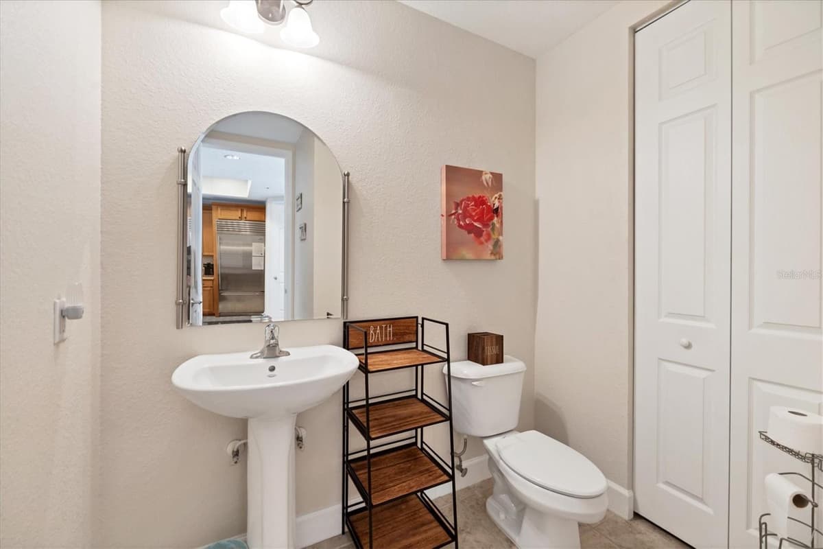 10380 LONGSHORE ROAD — photo 15 of 52