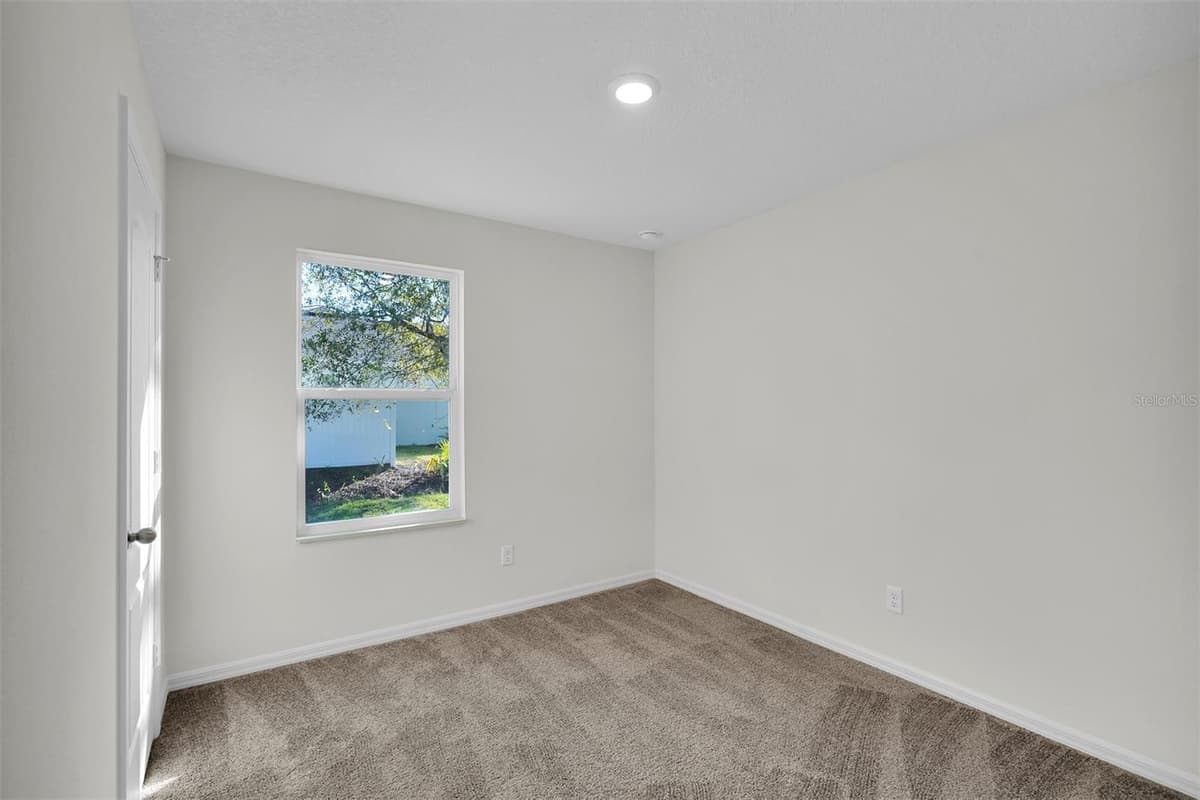 418 MARION OAKS LANE — photo 17 of 20