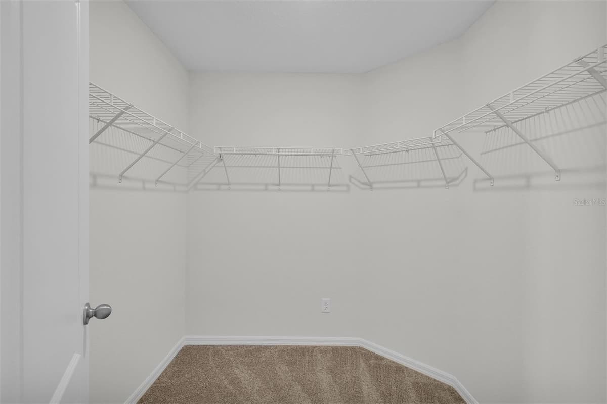 418 MARION OAKS LANE — photo 16 of 20