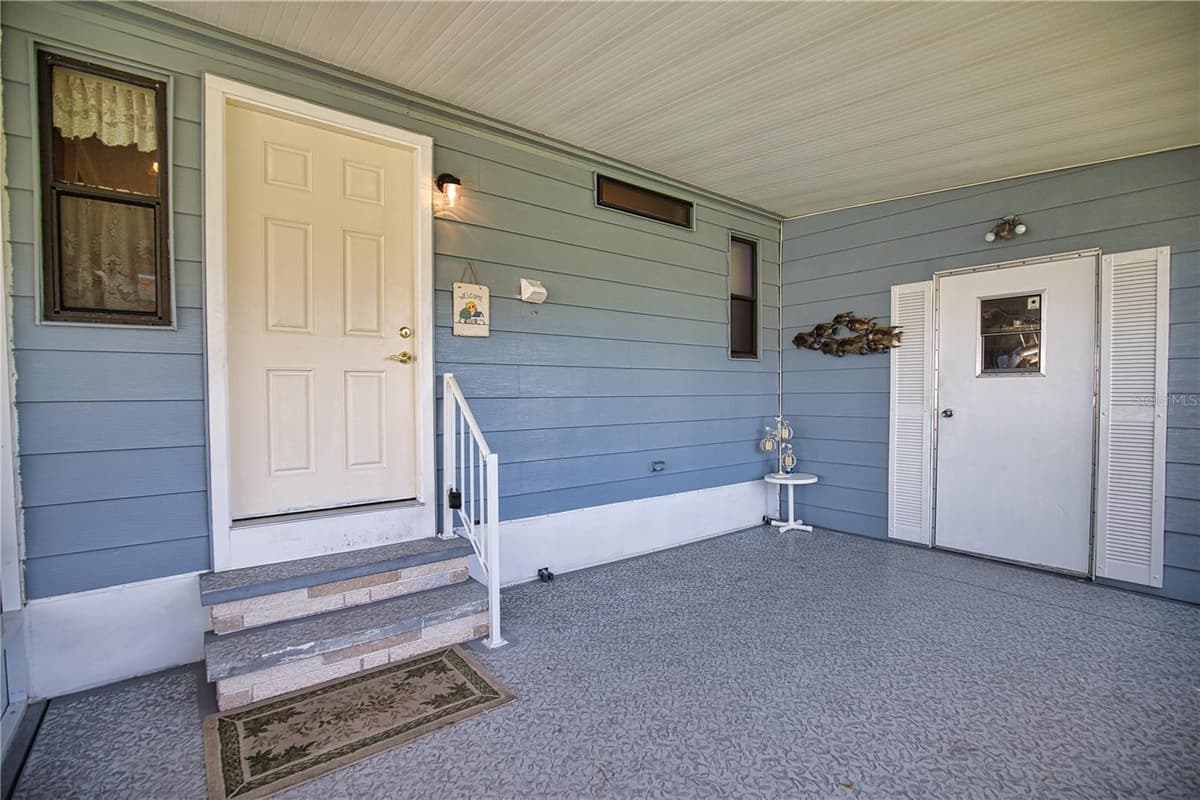 469 LOMA LINDA — photo 10 of 79