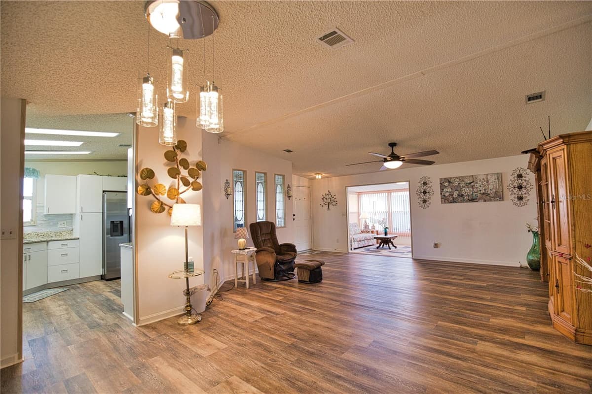 469 LOMA LINDA — photo 11 of 79
