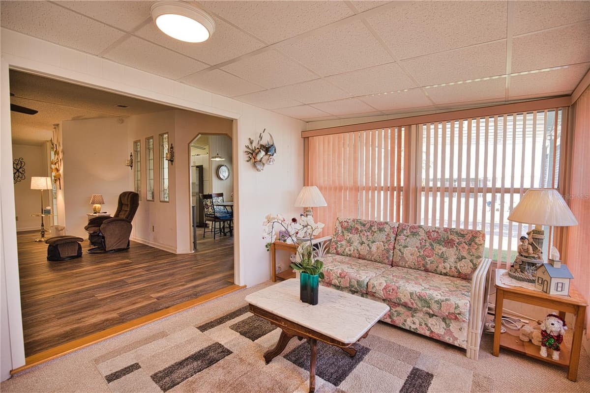 469 LOMA LINDA — photo 29 of 79