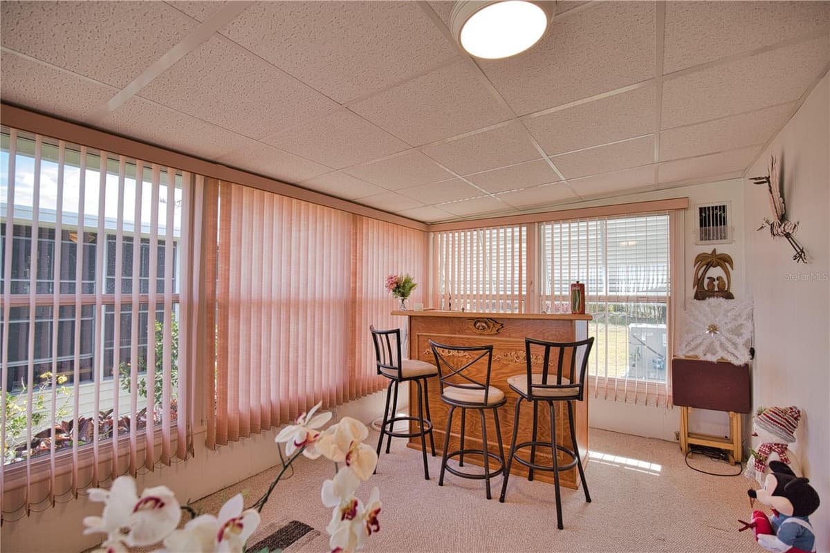 469 LOMA LINDA — photo 27 of 79
