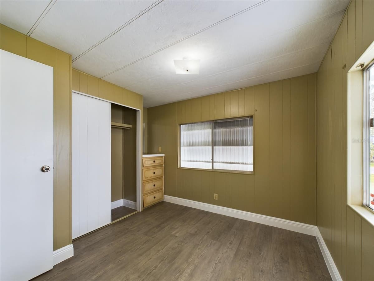3502 DELAWARE AVENUE — photo 13 of 34