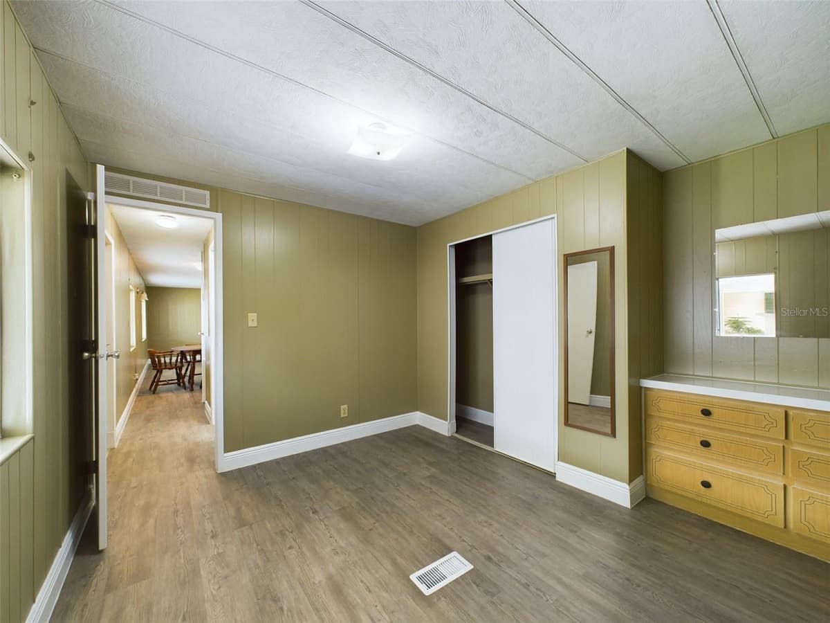 3502 DELAWARE AVENUE — photo 14 of 34