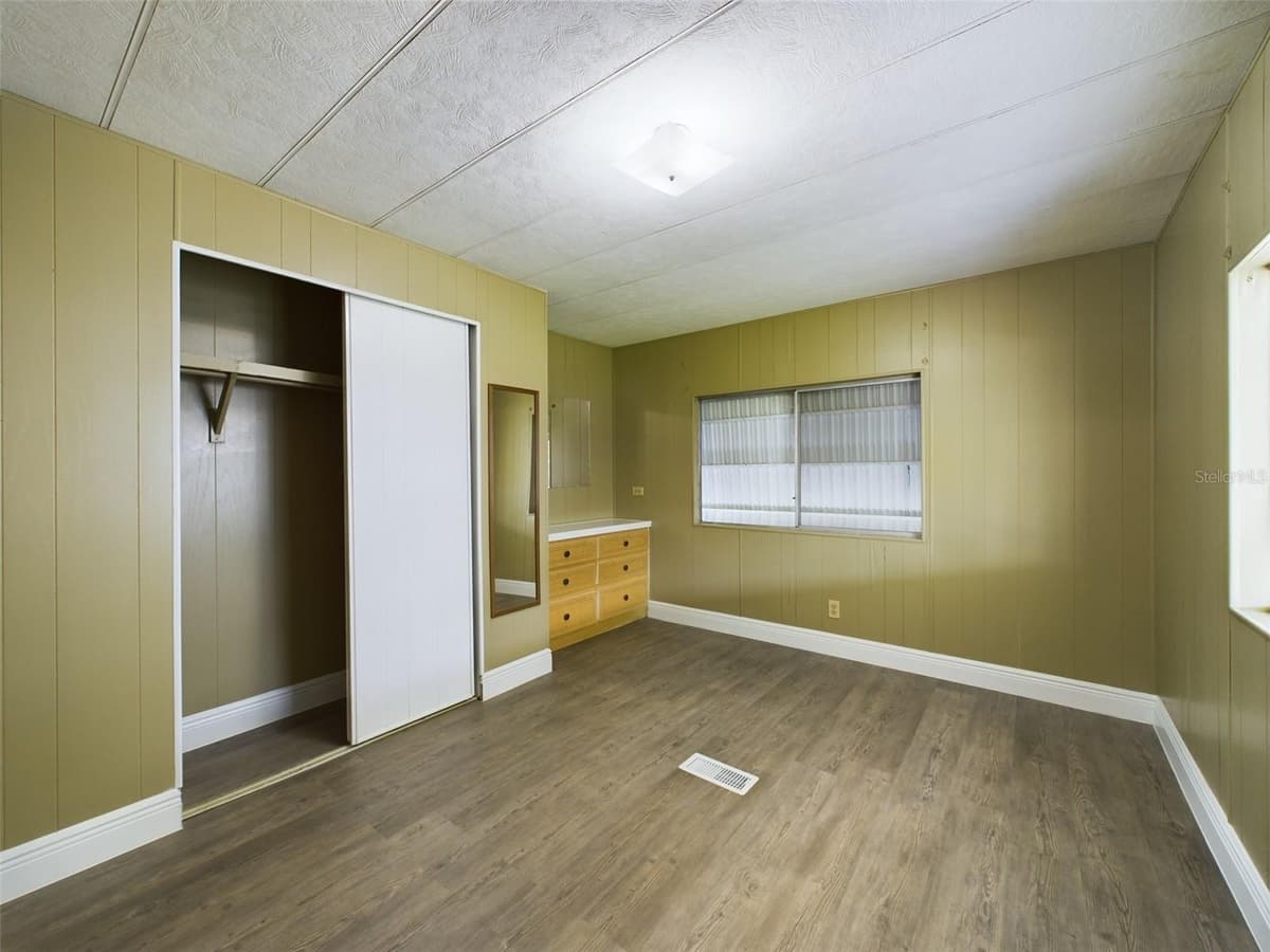 3502 DELAWARE AVENUE — photo 15 of 34