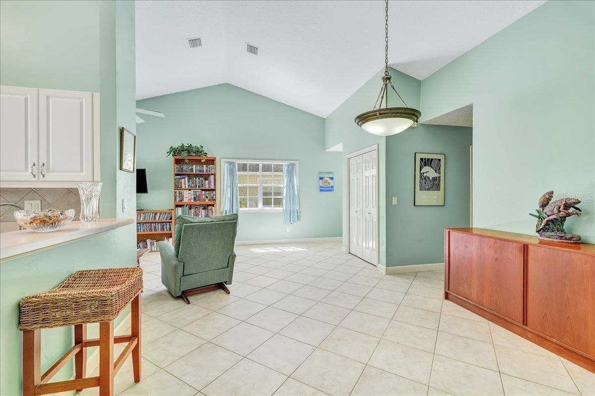 53 BRISTOL LANE — photo 10 of 30