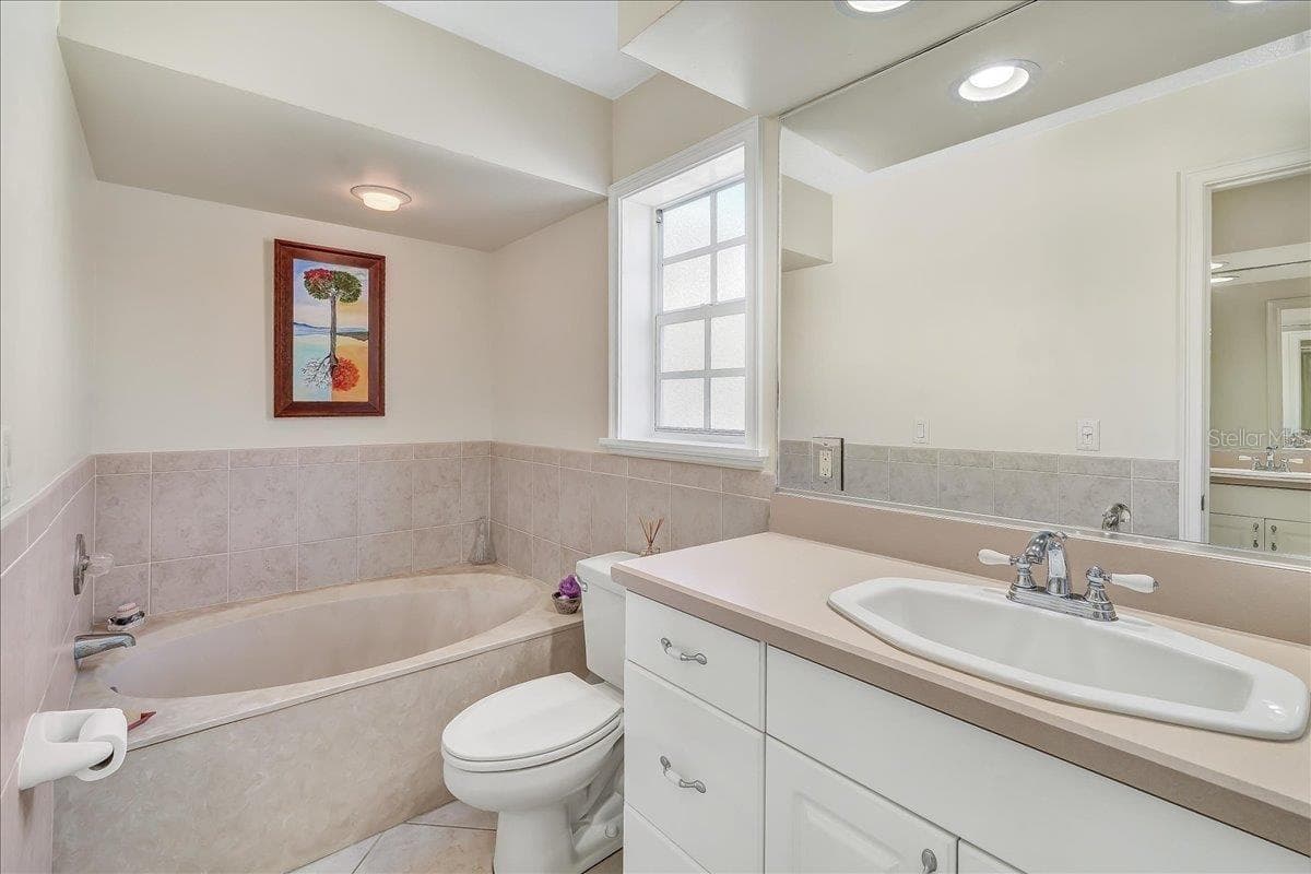 53 BRISTOL LANE — photo 17 of 30