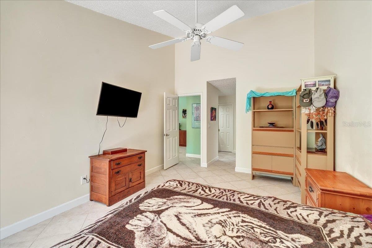 53 BRISTOL LANE — photo 14 of 30