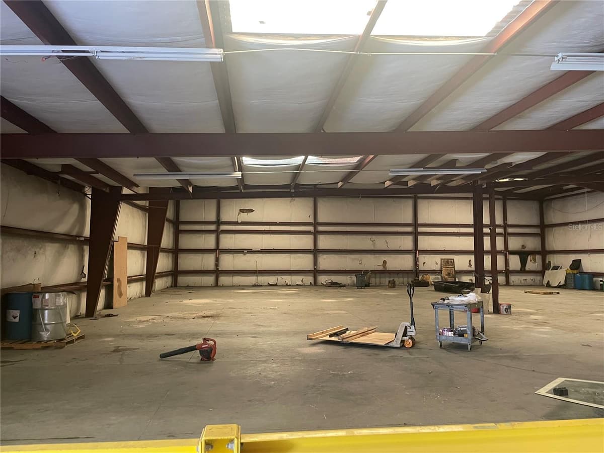 195 WENDELL AVENUE — photo 8 of 21