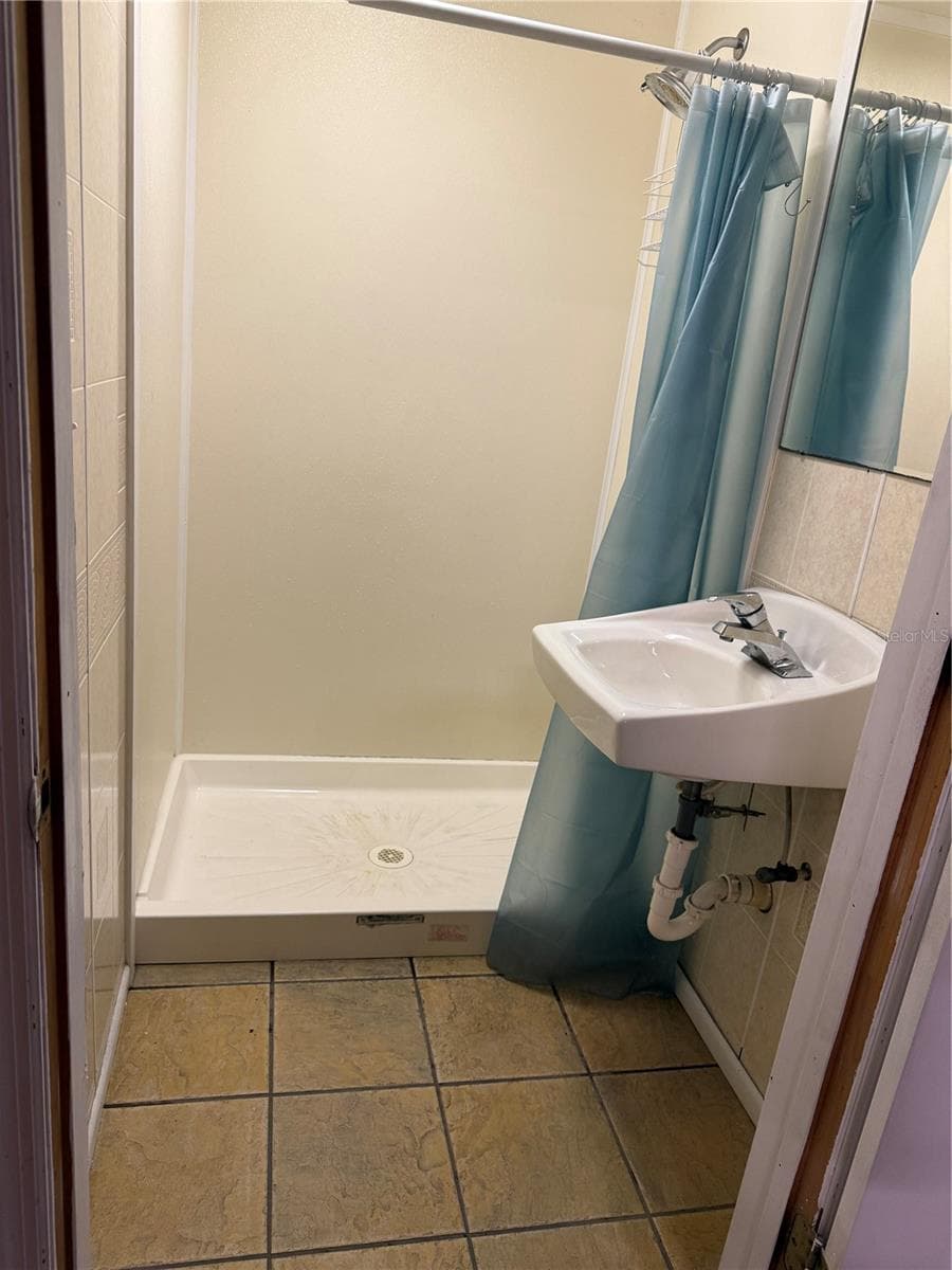 195 WENDELL AVENUE — photo 13 of 21